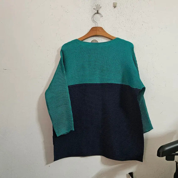 [BUNJANG] Colorblock Knit Long T-Shirt (Green/Navy) / 배색 니트 롱 티셔츠 그린/네이비