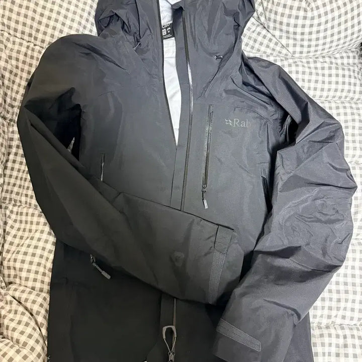 [BUNJANG] Rab Firewall Mountain Jacket Black / Rab 파이어월 마운틴 자켓 Black 판매