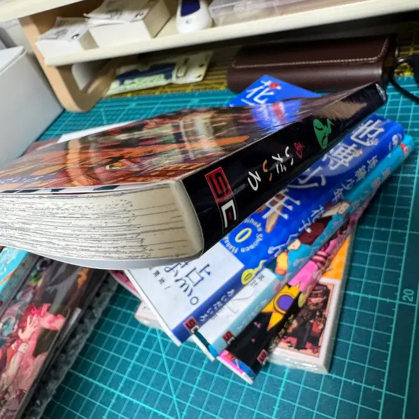 [BUNJANG] Jibaku Shounen Hanako-kun Bundle Set / 택포) 공식 지박소년하나코군 원화집+A4파일 + 만화책