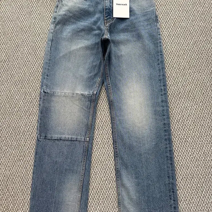 [BUNJANG] TONYWACK Straight-Leg Knee Panel Denim Jeans - Washed Vintage Light Blue / [26] 토니웩 스트레이트 레그 니 패널 데님 - 워시드 라이트 블루