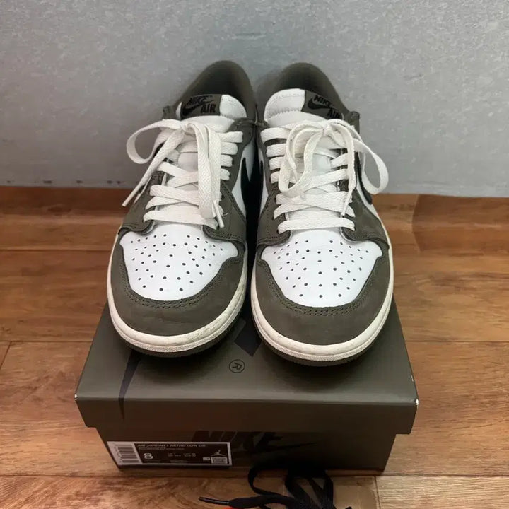 [BUNJANG] Jordan Low Medium Olive Summit White / [260] 조던 로우 미디움 올리브 앤 서밋 화이트