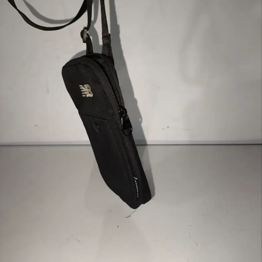 [BUNJANG] New Balance Mini Crossbody Phone Bag / 뉴발란스 핸드폰 미니크로스백