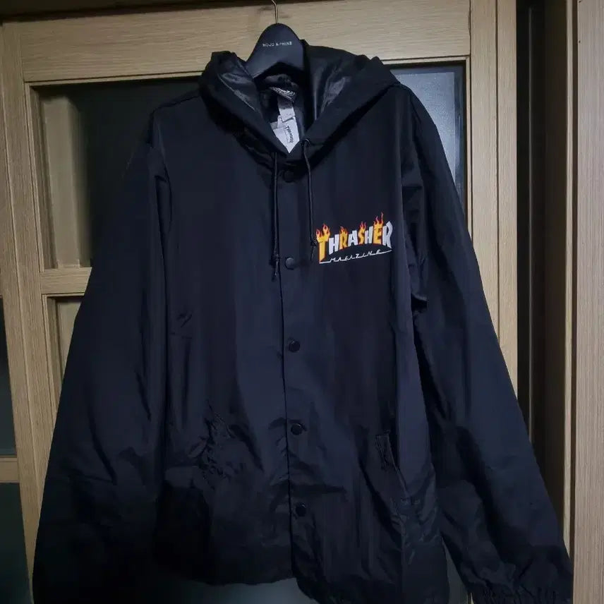 [BUNJANG] Thrasher Black Hooded Coach Jacket L / 트래셔 블랙 후드 코치 자켓 L