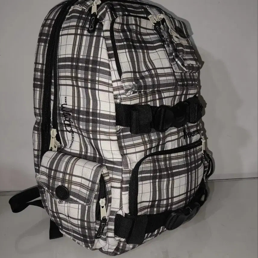 [BUNJANG] Button White Collection Check Multi-Pocket Laptop Backpack / 버튼 화이트 컬렉션 체크 멀티포켓 노트북 백팩