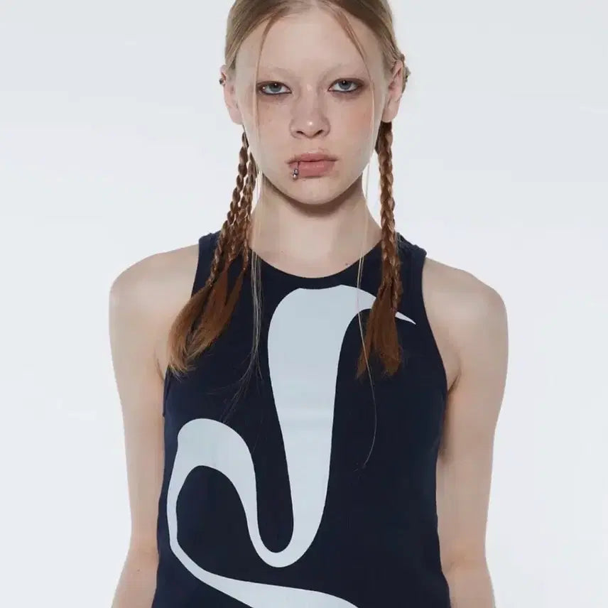 [BUNJANG] Love Is True Curved L Sleeveless Top / 러브이즈트루 CURVED L TOP 슬리브리스 나시