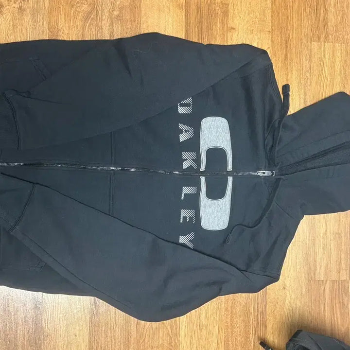 [SOLD OUT] 오클리 빅 로고 후드집업
