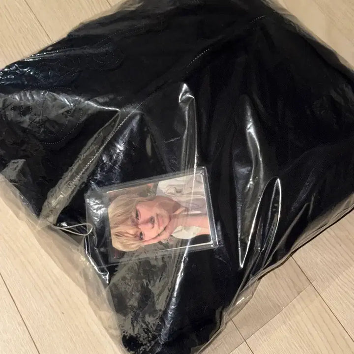 [SOLD OUT] 엔시티 위시 오드투러브 팝업 후드집업 사쿠야 M