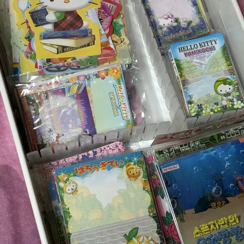 [BUNJANG] Vintage Hello Kitty Molar Sticker + Non-Duplicated Random Memo Pad Set (30 sheets) / [최종 인하/반택포] 고전키티 어금니 스티커+무중복 랜덤 메모지 30장
