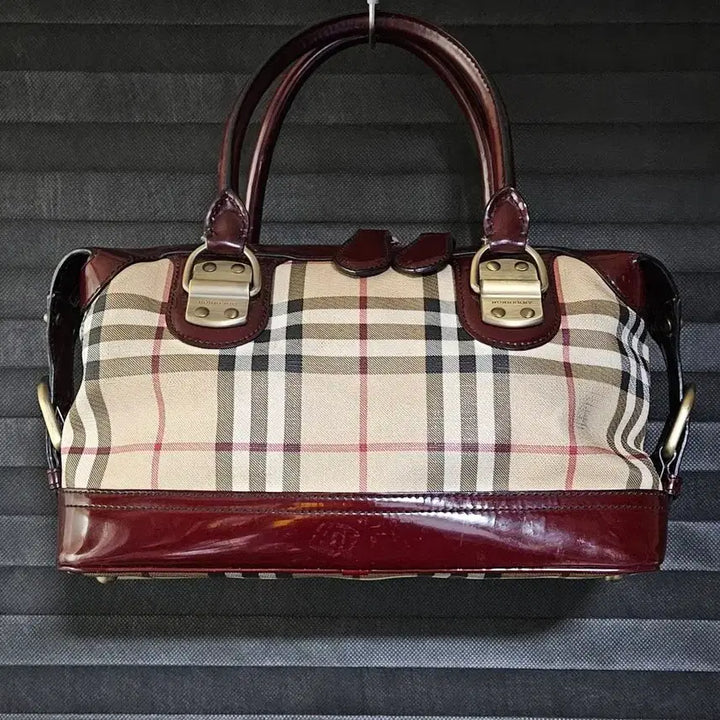 [BUNJANG] Burberry House Check Patent Trim Boston Bag / 버버리 하우스체크 페이턴트 트림 토트백 볼링백 보스턴백