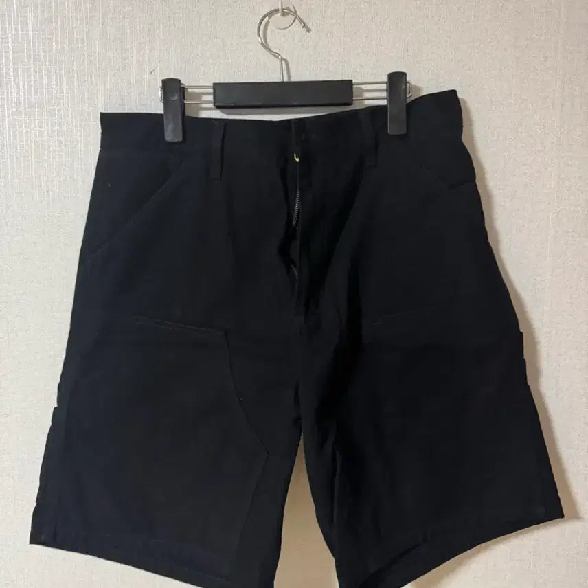 [SOLD OUT] 칼하트 wip 더블니 쇼츠 블랙 반바지 32사이즈