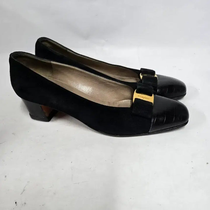 [BUNJANG] Salvatore Ferragamo Black Suede Pumps / 페라가모 블랙 스웨이드 펌프스힐 7C 235~240mm