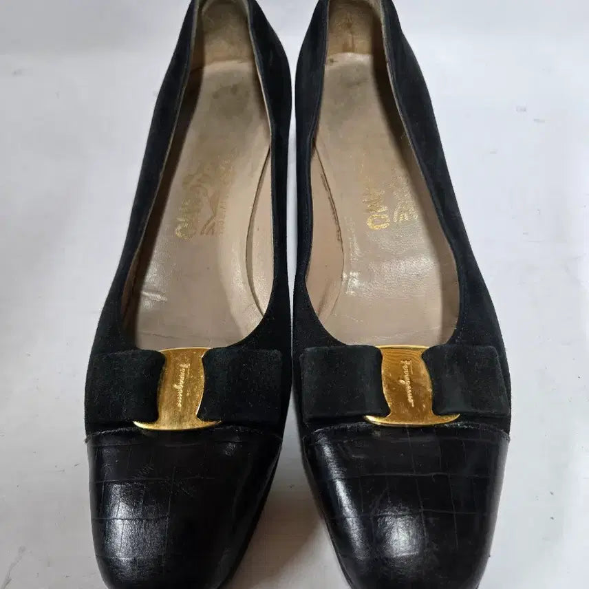 [BUNJANG] Salvatore Ferragamo Black Suede Pumps / 페라가모 블랙 스웨이드 펌프스힐 7C 235~240mm