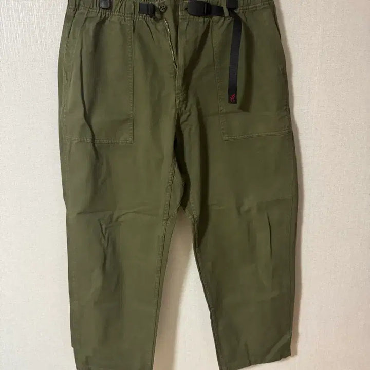 [SOLD OUT] 그라미치 루즈 테이퍼드 팬츠 L사이즈 올리브