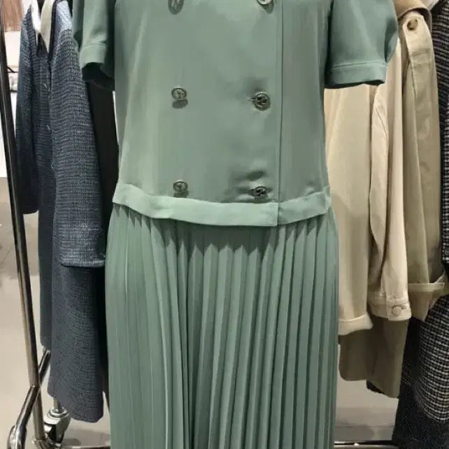 [BUNJANG] ZOOC Double Button Pleats Dress 21SS / 주크 더블 버튼 플리츠 원피스 21SS