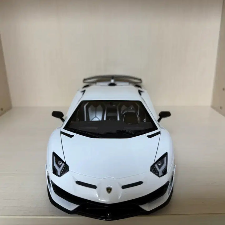 [SOLD OUT] 오토아트 1:18 람보르기니 아벤타도르 SVJ 화이트