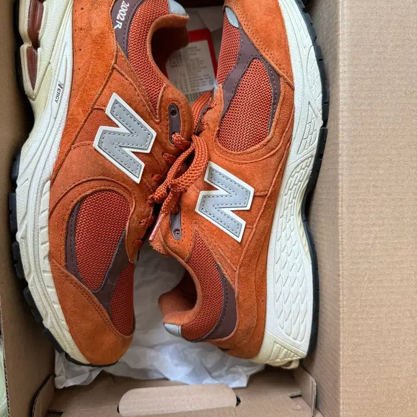 [BUNJANG] New Balance 2002R Rust Oxide Sneakers / 뉴발란스 2002R 러스트 옥사이드