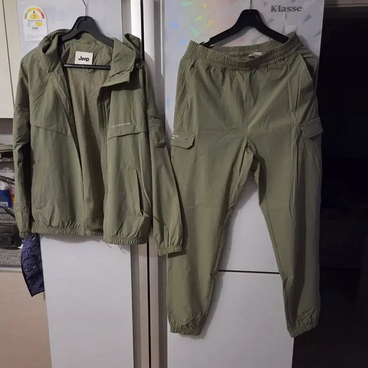 [BUNJANG] Jeep Khaki Windbreaker &amp; Cargo Pants Set / Jeep 카키색 바람막이 + 카고 바지 세트