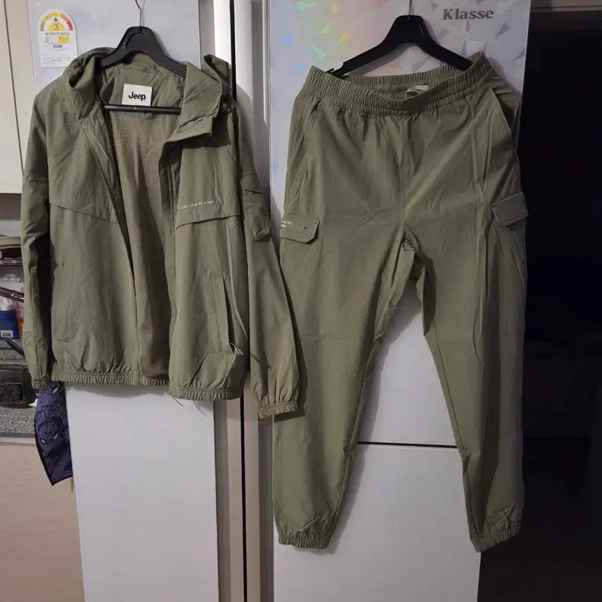 [BUNJANG] Jeep Khaki Windbreaker &amp; Cargo Pants Set / Jeep 카키색 바람막이 + 카고 바지 세트