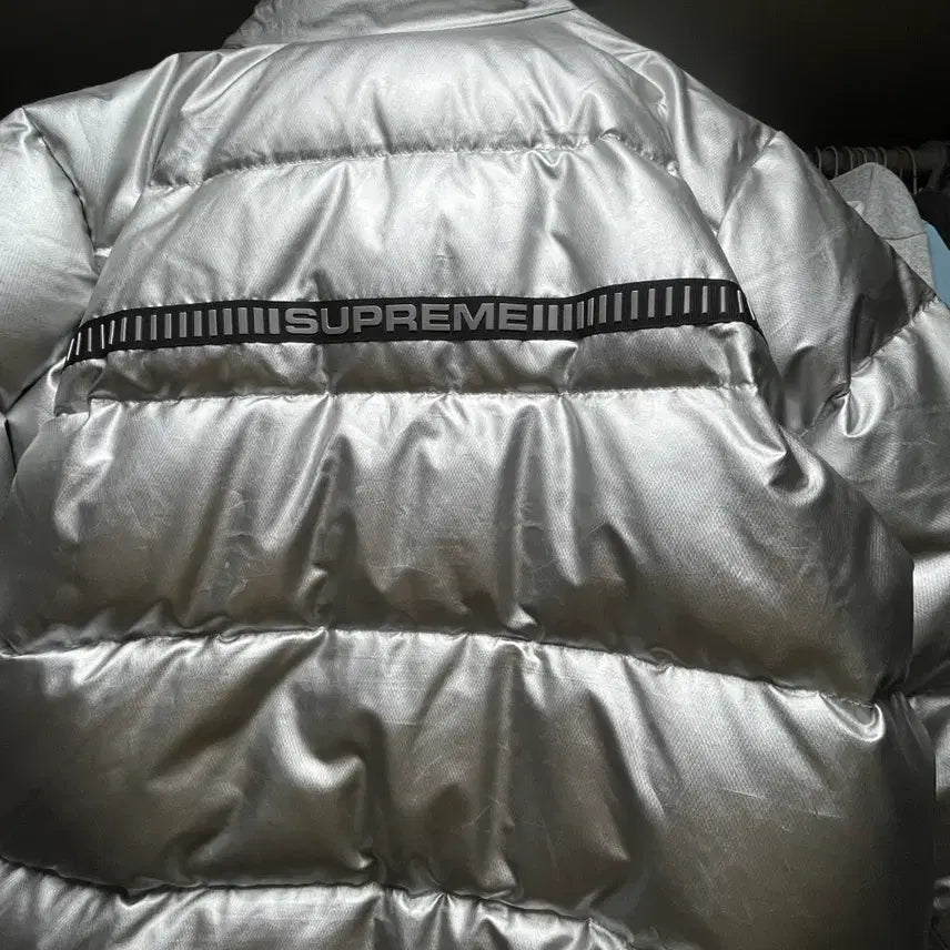 [BUNJANG] Supreme Silver Puffer Jacket / 슈프림 실버 패딩