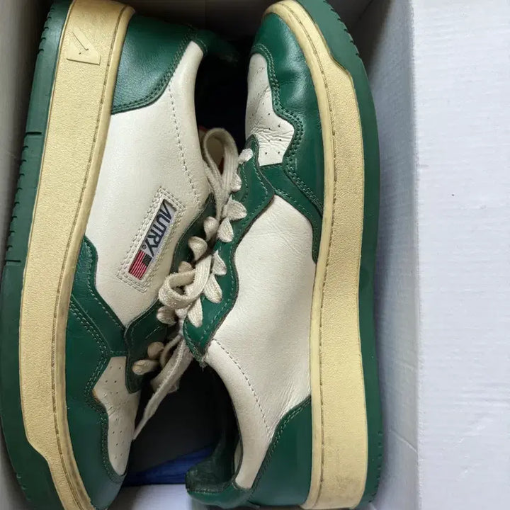[BUNJANG] Autry Medalist Low Leather Sneakers Green White / 오트리 메달리스트 그린 화이트