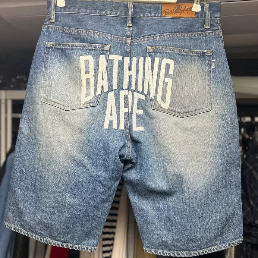[BUNJANG] BAPE "Bathing Ape" Back Lettering Denim Shorts XL / BAPE 베이프 백 레터링 데님 쇼츠 XL