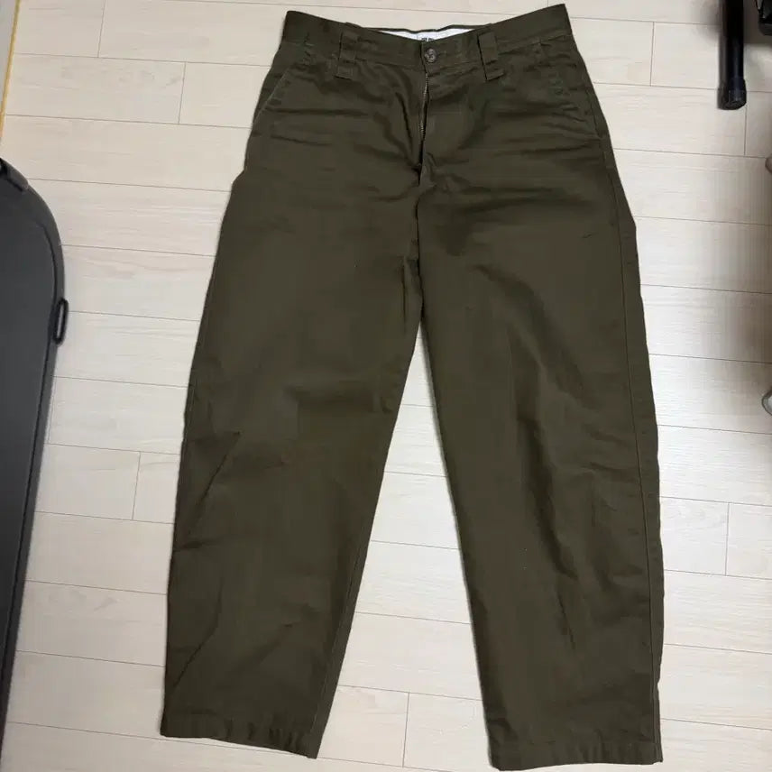 [BUNJANG] Uniqlo Wide Fit Chino Pants 76 / 유니클로 와이드핏 치노팬츠 76