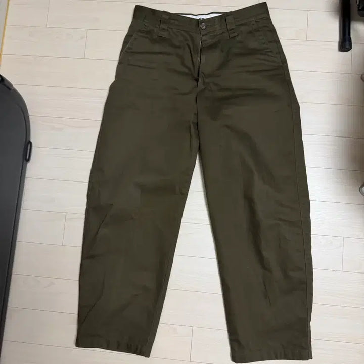 [BUNJANG] Uniqlo Wide Fit Chino Pants 76 / 유니클로 와이드핏 치노팬츠 76