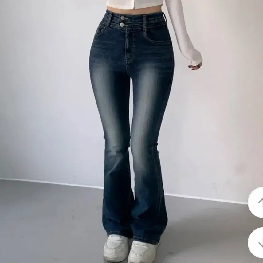 [BUNJANG] Sunday Evening High-Waist Bootcut Jeans (Dark Wash, Size L) / 선데이이브닝 골반뽕 힙딥커버 부츠컷 하이웨스트 청바지 L 새제품