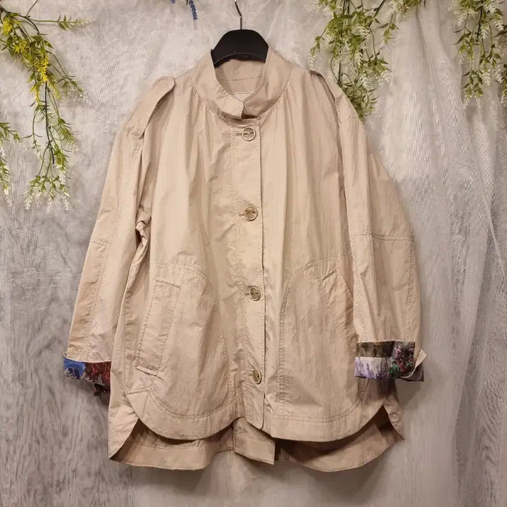 [BUNJANG] Thursday Island Colorblock Print Short Trench Jacket / 새옷 M 배색프린트 소매 숏 점퍼 홀겹 트렌치 자켓 써스데이아일랜드
