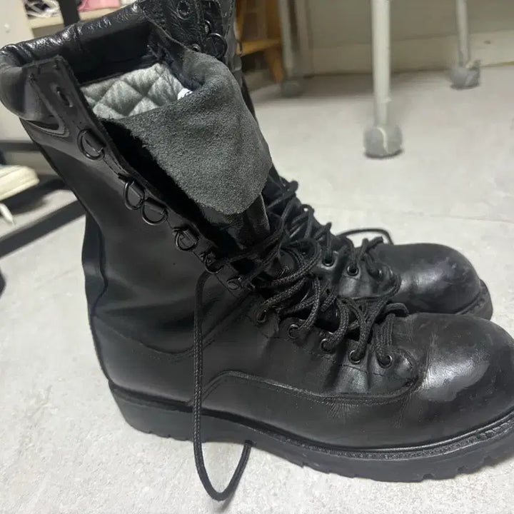 [BUNJANG] Gore-Tex Walker Boots 275 / 고어텍스 워커 275