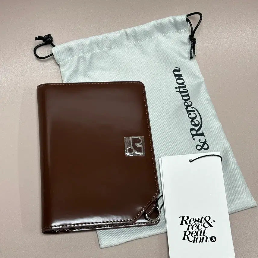 [BUNJANG] Rest&amp;Recreation Passport Wallet (Brown) / [새상품] 레스트앤레크레이션 여권지갑 (브라운)