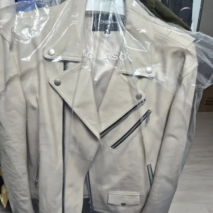 [BUNJANG] DoffJason Ivory Leather Rider Jacket / DoffJason 아이보리 라이더 가죽 자켓