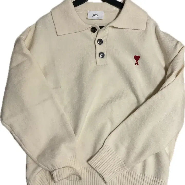 [BUNJANG] AMI Ami Small Heart Collar Knit Ivory / 아미 스몰하트 카라 니트 아이보리