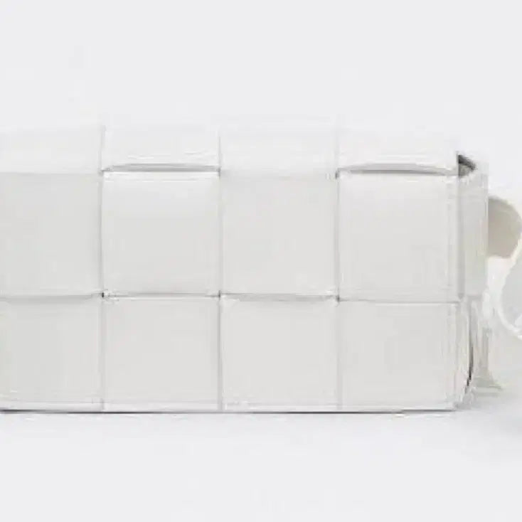[SOLD OUT] [마지막 할인]보테가베네타 화이트 벨트백