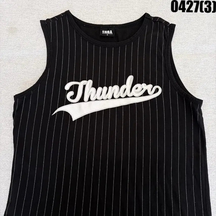 [BUNJANG] NBA Oklahoma City Thunder Stripe Tank Top (M) / M NBA 썬더 스트라이프 나시 민소매 티셔츠 0427(3)