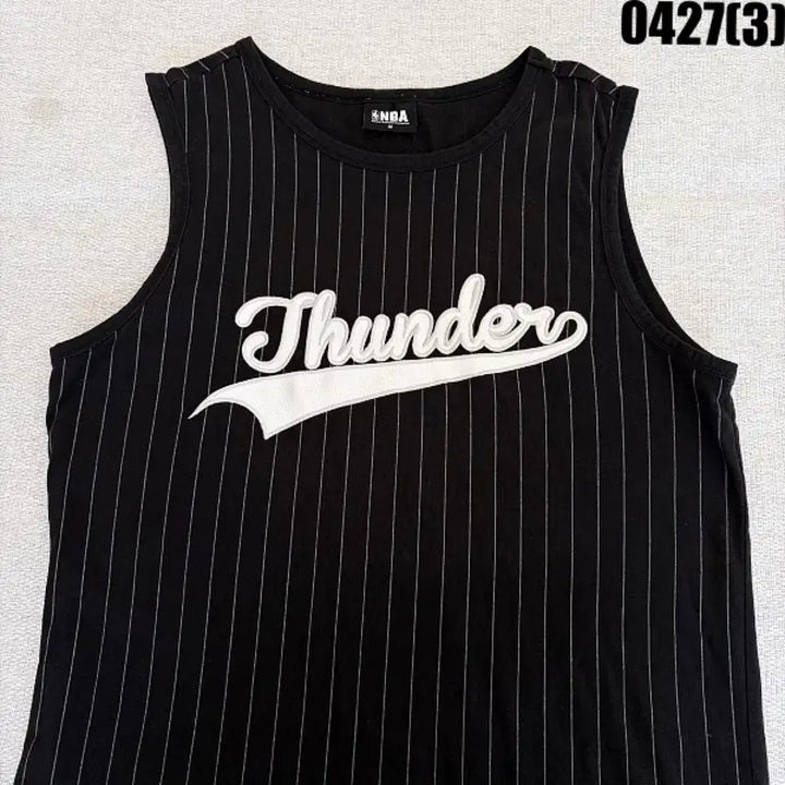 [BUNJANG] NBA Oklahoma City Thunder Stripe Tank Top (M) / M NBA 썬더 스트라이프 나시 민소매 티셔츠 0427(3)