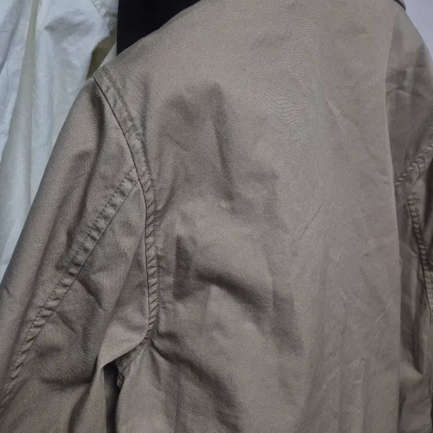 [SOLD OUT] 무신사 스탠다드 베이지 퍼티그 자켓 M95