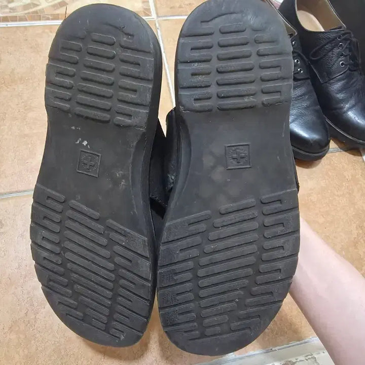 [BUNJANG] Dr. Martens Tessary Flip-Flops (Size 41) / 닥터마틴 테사리 쪼리 41