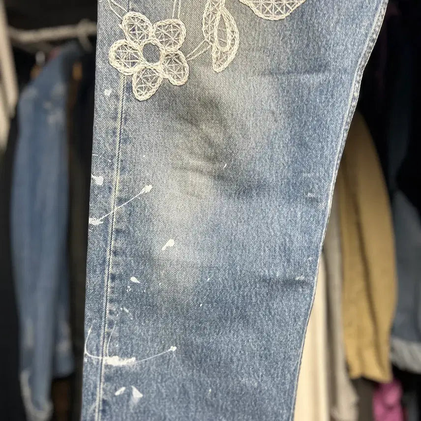 [BUNJANG] INNOCENCE NYC Embroidered Remake Denim Pants (Size 33) / INNOCENCENYC 이노센스NYC 자수 리메이크데님 팬츠 33