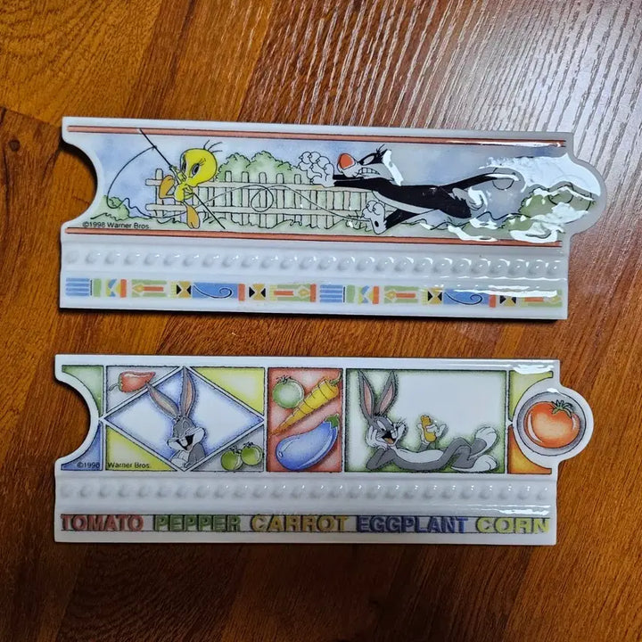 [BUNJANG] 1998 Warner Bros. Looney Tunes Border Tile - Made in EU (Spain) - 2 Pcs Set / 1998년 올드 빈티지 워너 브라더스 루니툰즈 유럽(스페인산) 벽타일.