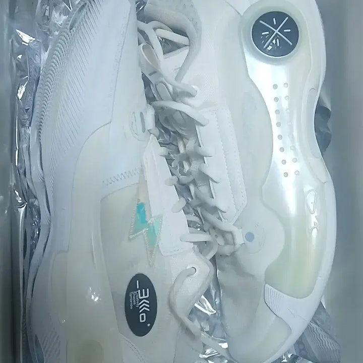 [SOLD OUT] 리닝 wow10 농구화 270 급처