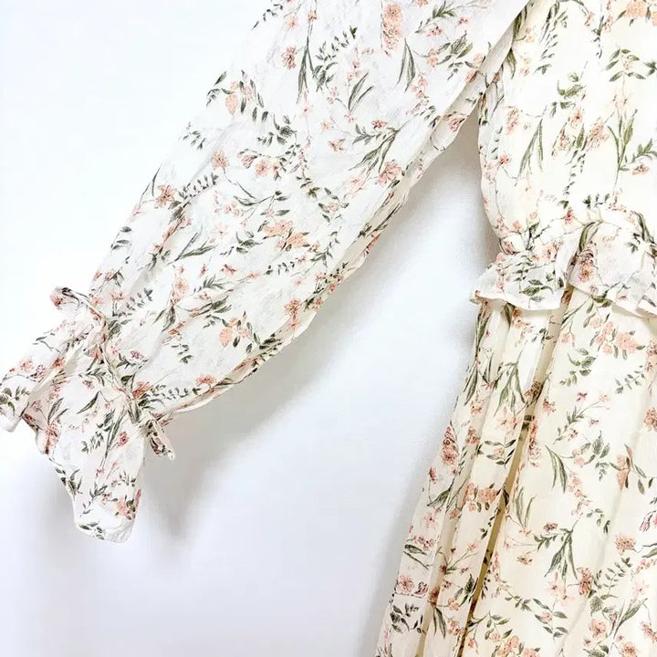 [SOLD OUT] 공구우먼 아이보리 플라워 프릴 롱원피스