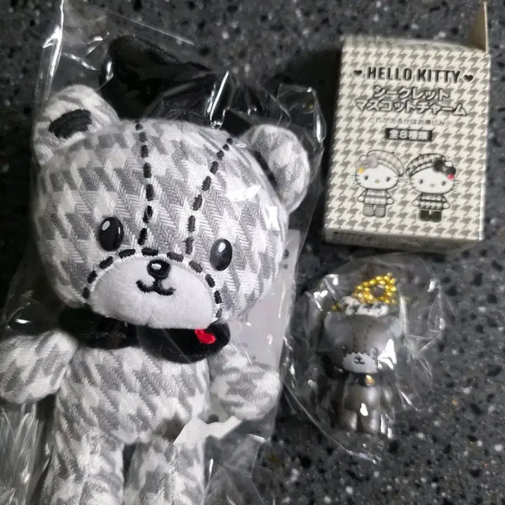 [BUNJANG] Sanrio Hello Kitty 51st Anniversary Mono Tiny Charm Set / 키티 51주년 모노 타이니참 세트