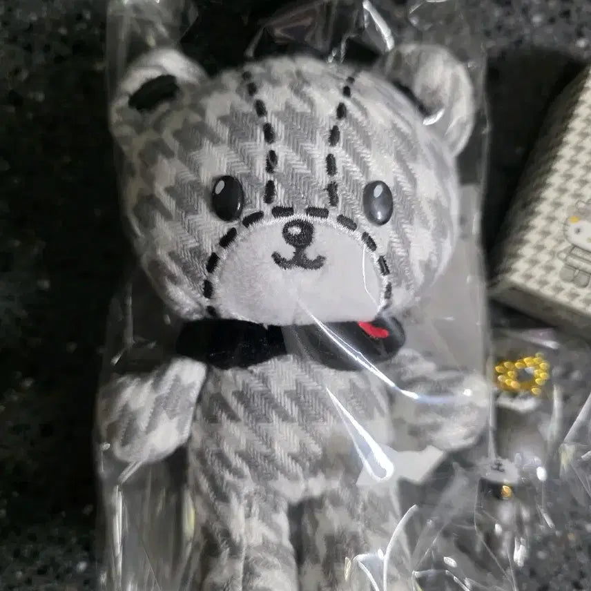 [BUNJANG] Sanrio Hello Kitty 51st Anniversary Mono Tiny Charm Set / 키티 51주년 모노 타이니참 세트