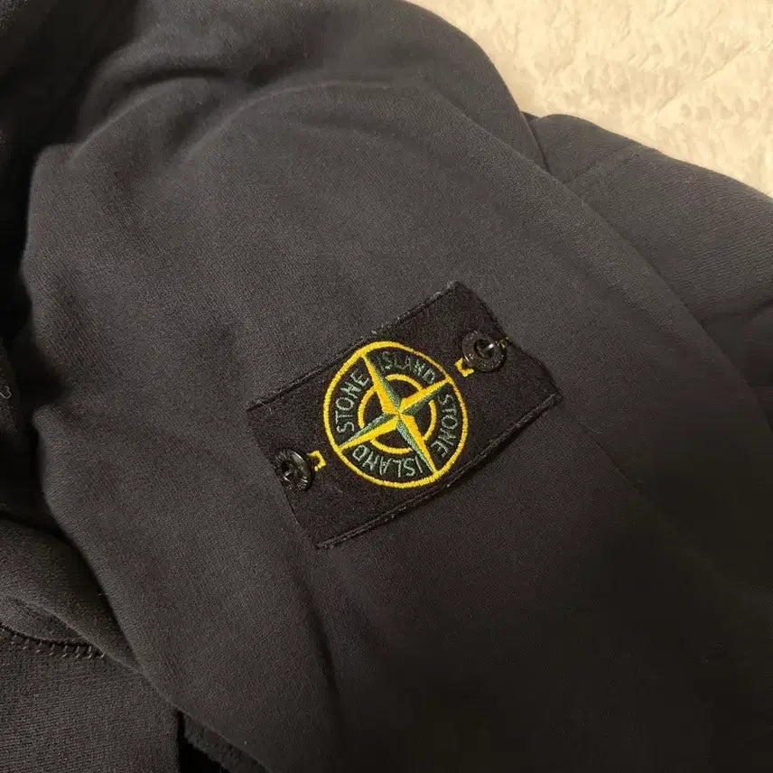 [SOLD OUT] 스톤 후드집업