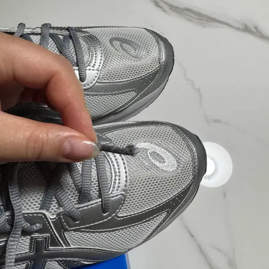 [BUNJANG] Asics Jog 100 S (2E) Glacier Grey Sneakers / 아식스 조그 100 S (2E) - 글래시어 그레이:퓨어 실버 / 120