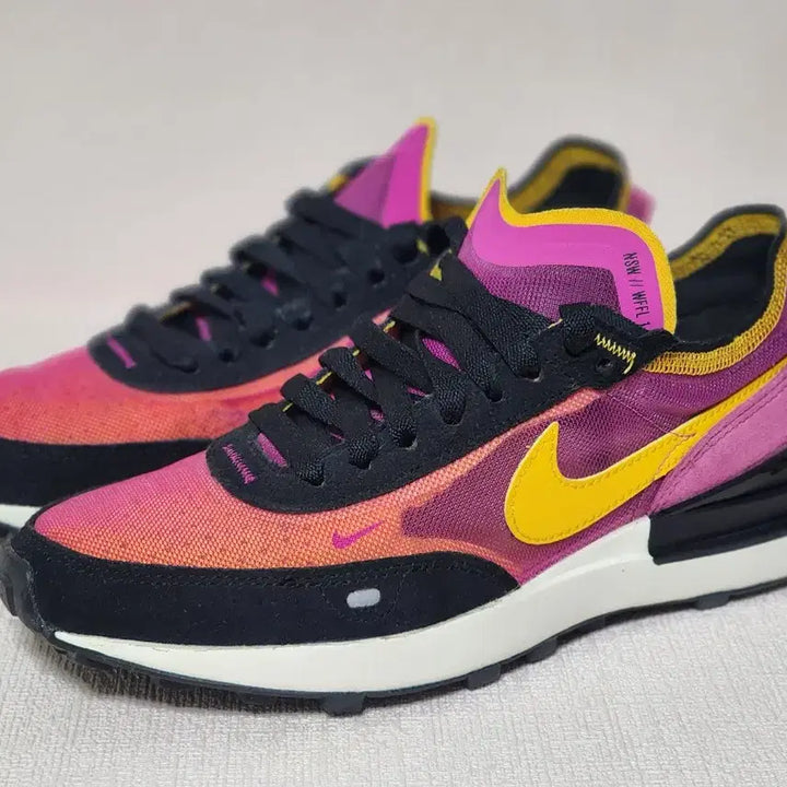 [BUNJANG] Nike Waffle One DC2593-600 Pink/Yellow Sneakers / 나이키 와플 원 DC2593-600 핑크/옐로우 250mm 상태좋음