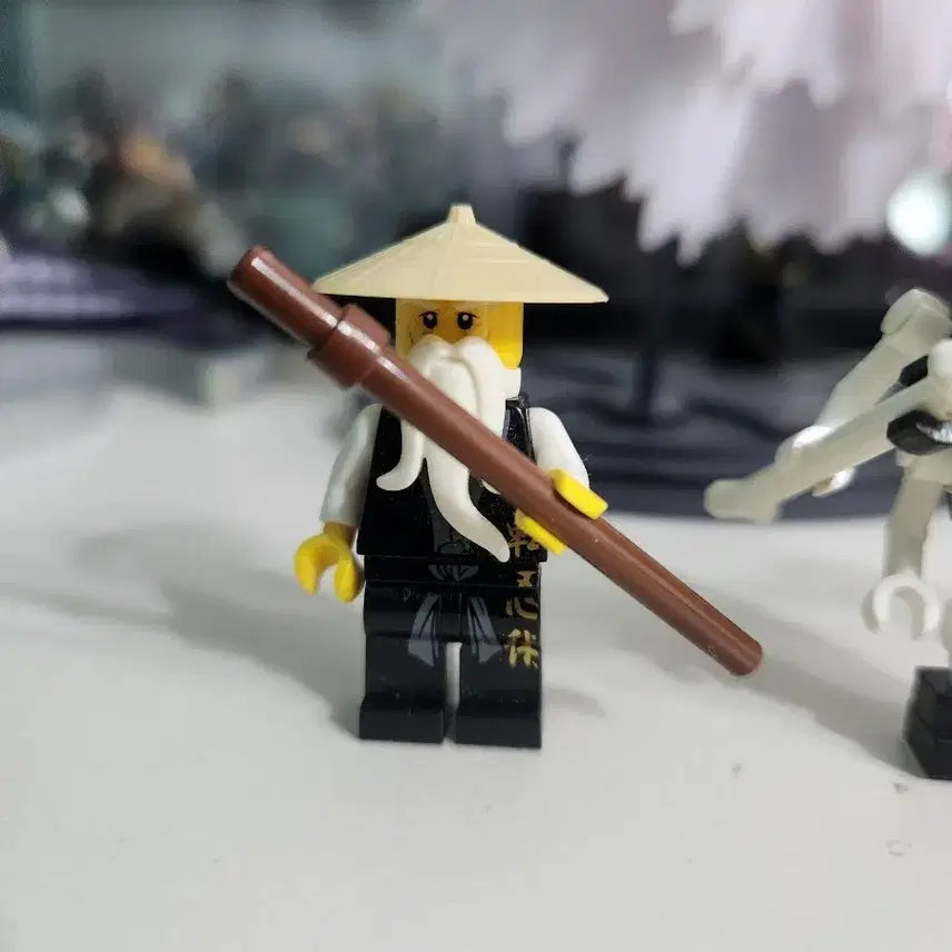 [BUNJANG] LEGO Ninjago 2507 Fire Temple Master Wu Minifigure (Discontinued Model) / 판매) 레고 닌자고 2507 불의 신전 단종모델 우 사부 미니피규어