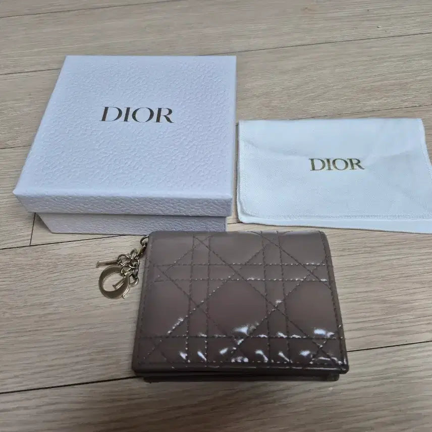 [BUNJANG] Dior Lady Dior Lotus Wallet / 디올 레이디 디올 로투스 반지갑