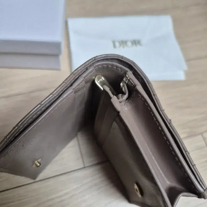 [BUNJANG] Dior Lady Dior Lotus Wallet / 디올 레이디 디올 로투스 반지갑